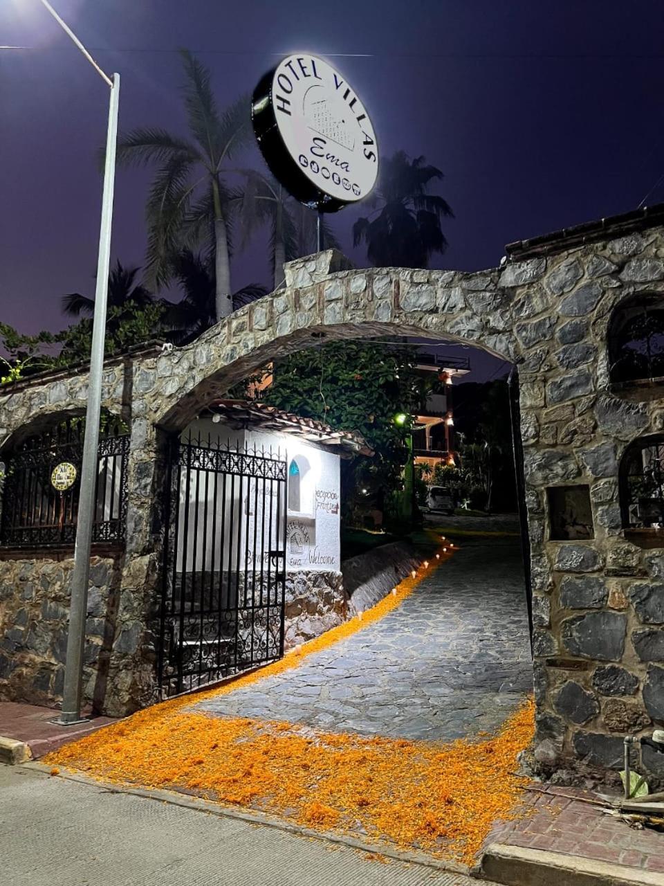 Hotel Villas Ema Сиуатанехо Экстерьер фото