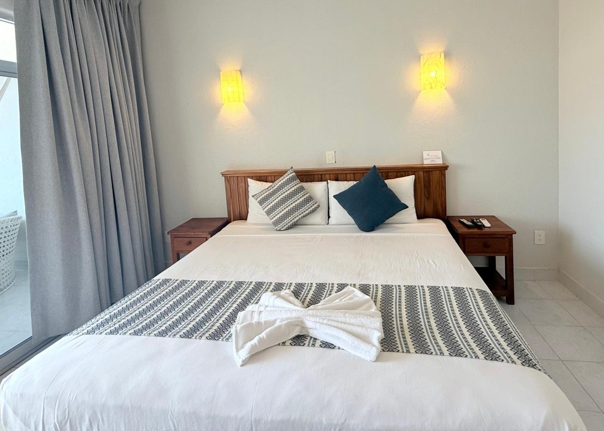 Hotel Villas Ema Сиуатанехо Экстерьер фото